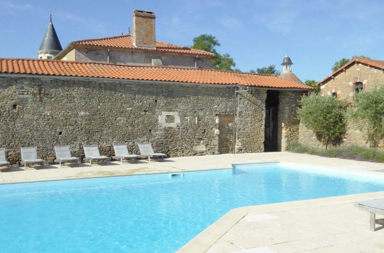Chateau Breduriere Moutiers-sur-le-Lay エクステリア 写真